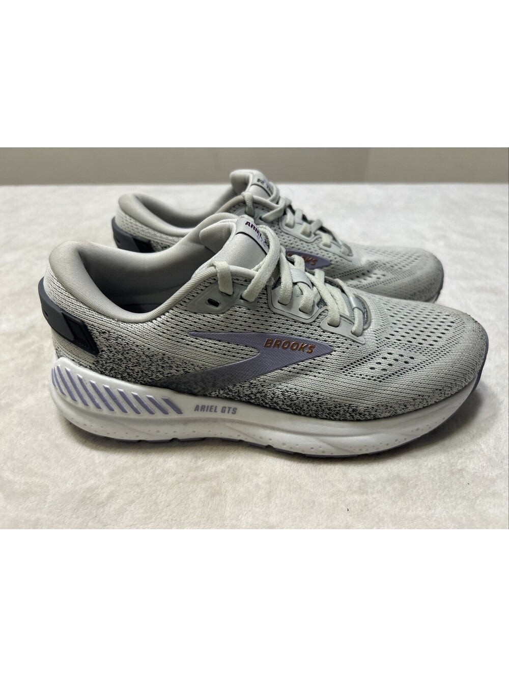 Brooks Ariel GTS 24 Women’s Shoes Size 7.5 B Running Sneakers Gray 1204141B080